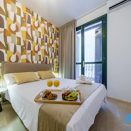 Malaga Central Suites - New Release ภายนอก รูปภาพ